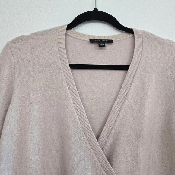 Ann Taylor Women's Beige Wool Blend Pullover V Neck Stretch Sweater Large - Picture 3 of 8